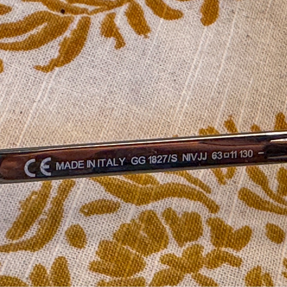 GUCCI Red and Silver Aviator Sunglasses GG 1827/S | Good Condition - Picture 4 of 9